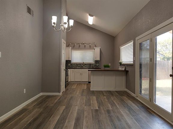 4th image of 821 Brian Dr