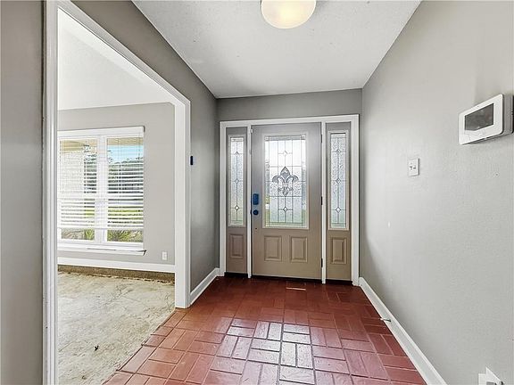 2nd image of 105 Branchwood Dr
