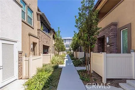3 bed, 1497 sqft, $3,650 — Photo 2