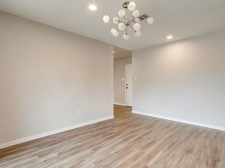 5947 Chimney Wood Cir — Photo 22