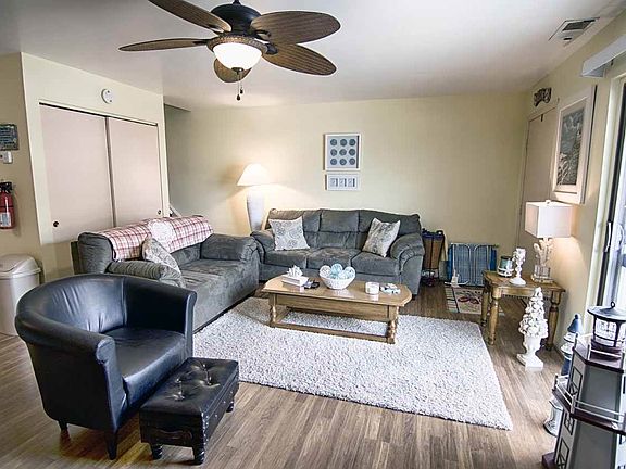 3rd image of 610 W Burk Ave #107