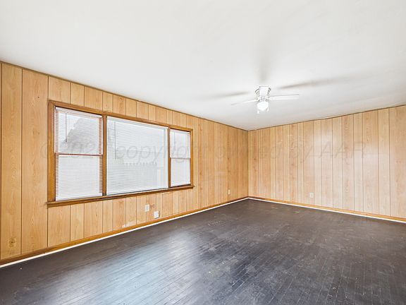 2nd image of 815 W Kingsmill Ave