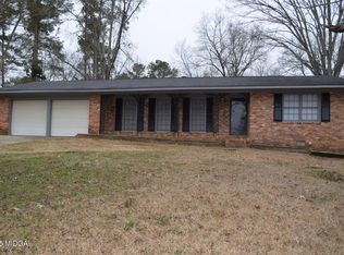 3082 Clairmont Ave, Macon, GA 31204