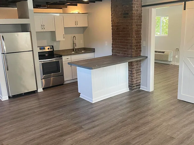 1212 Krieger St — Photo 4