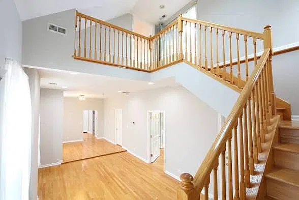 2 bed, 2.0 bath, 1800 sqft, $1,800 — Photo 2