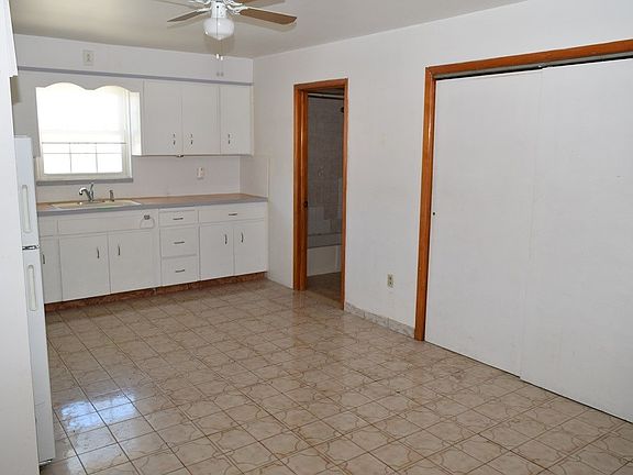 3rd image of 908 New York Ave #3