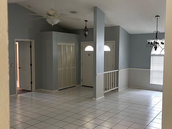 3rd image of 2228 Cork Oak St W