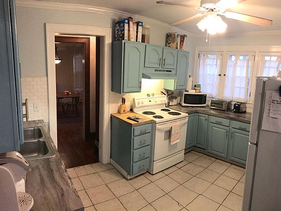4th image of 3238 Coit Ave NE