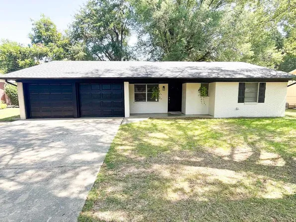 110 Hall St, New Boston, TX 75570