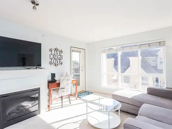 5th image of 1576 Grant Ave #403