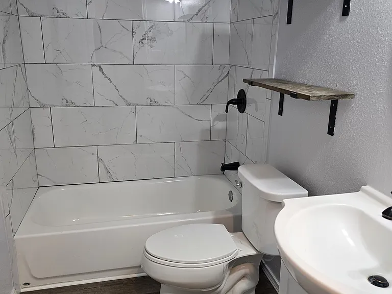 902 Estelle Ave — Photo 7