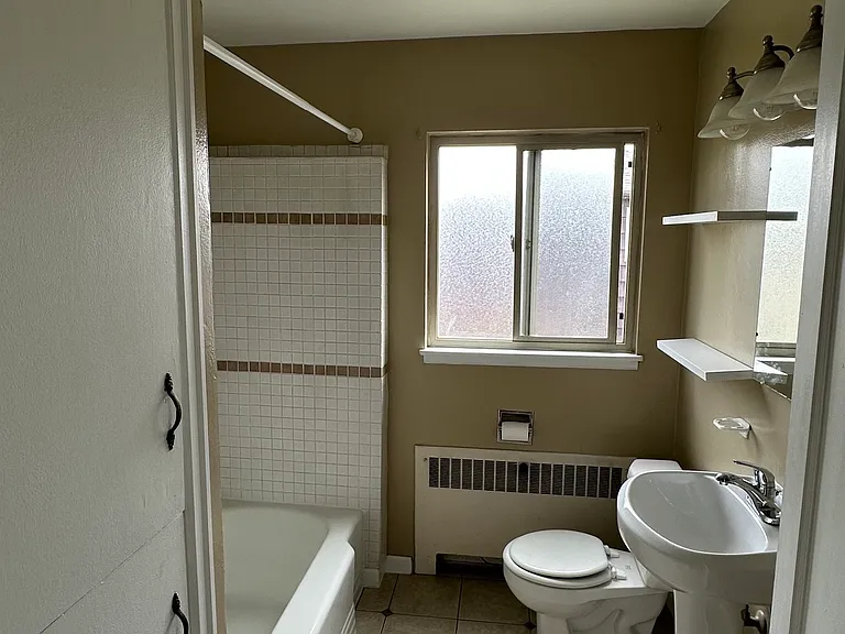 5206 E Burnside St #2 — Photo 5