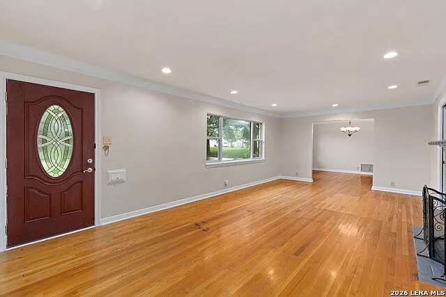 3 bed, 3.0 bath, 2362 sqft, $2,100 — Photo 4