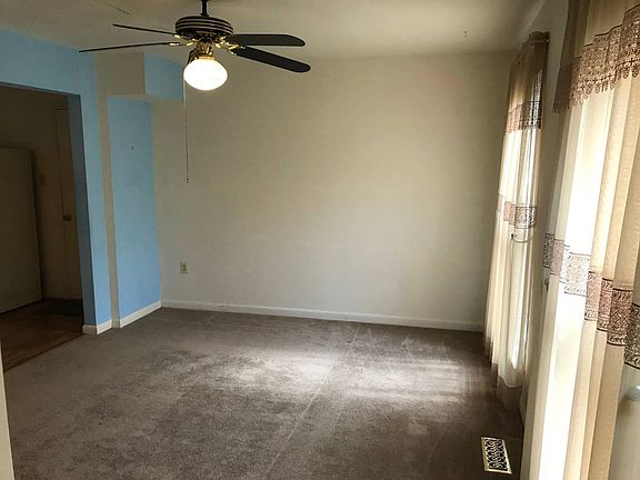 3rd image of 13377 Packard Dr