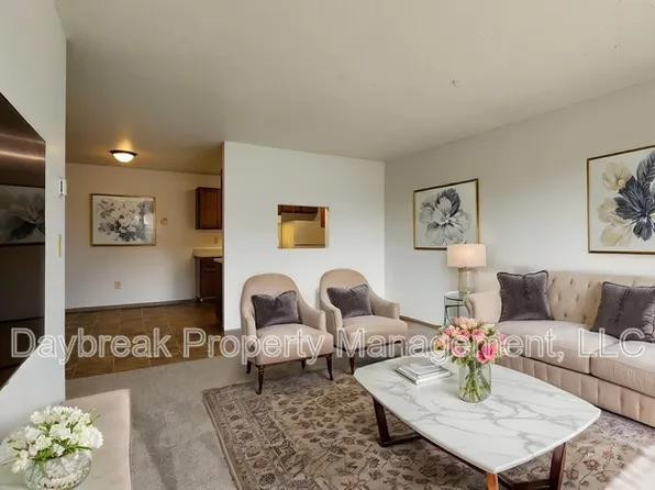 1202 34th Ave S #202, Moorhead, MN 56560