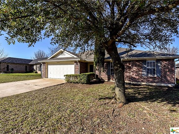 2nd image of 2901 Wesley Dr