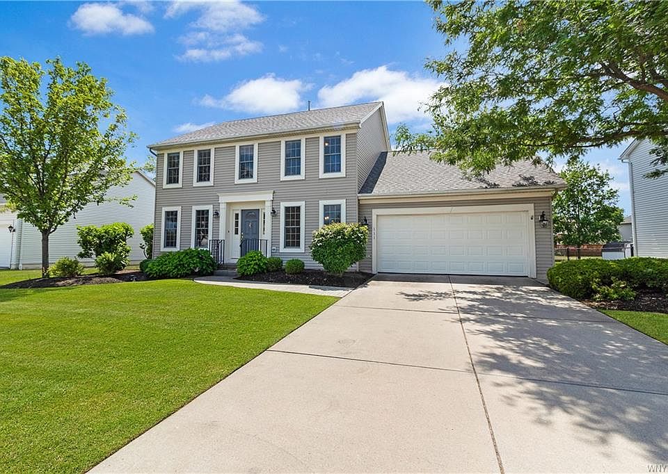 1st image of 111 Crown Royal Dr