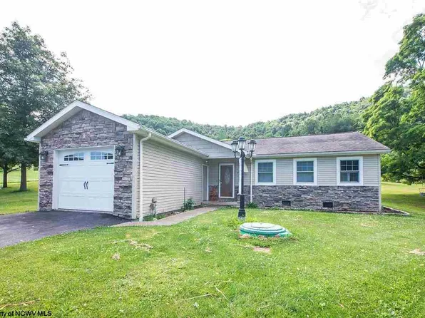 276 Straights Run Rd, Fairmont, WV 26554