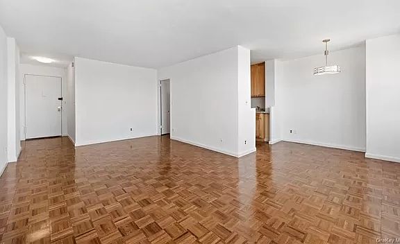 4th image of 555 Kappock St APT 26K