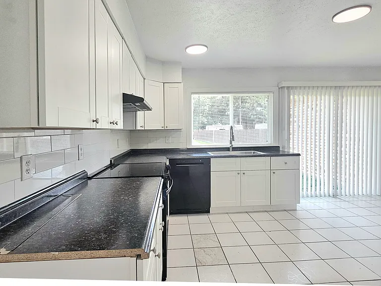 3106 Ridgemoor Dr — Photo 5