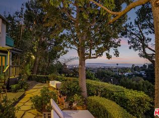 1030 N Kenter Ave, Los Angeles, CA 90049