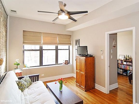 2nd image of 1354 W Bryn Mawr Ave APT 2