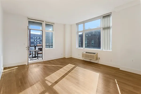 Rented by Modern Spaces | media 22