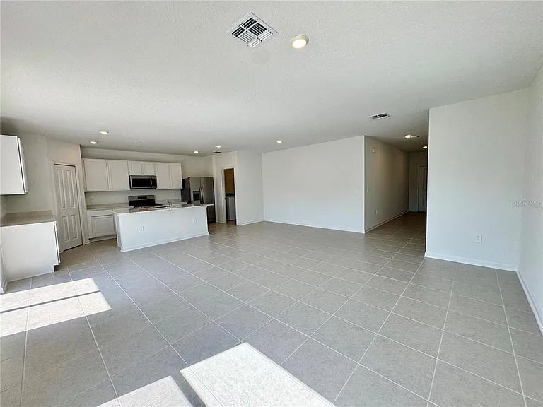 405 Kayden Cv — Photo 15