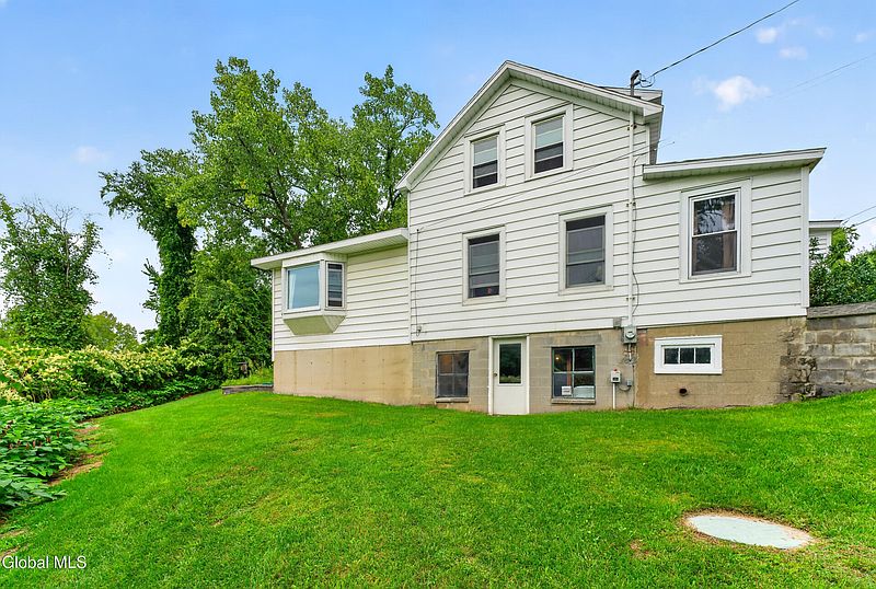 4th image of 399 Grange Road
