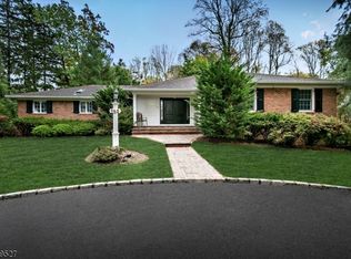 102 Mohawk Rd, Short Hills, NJ 07078