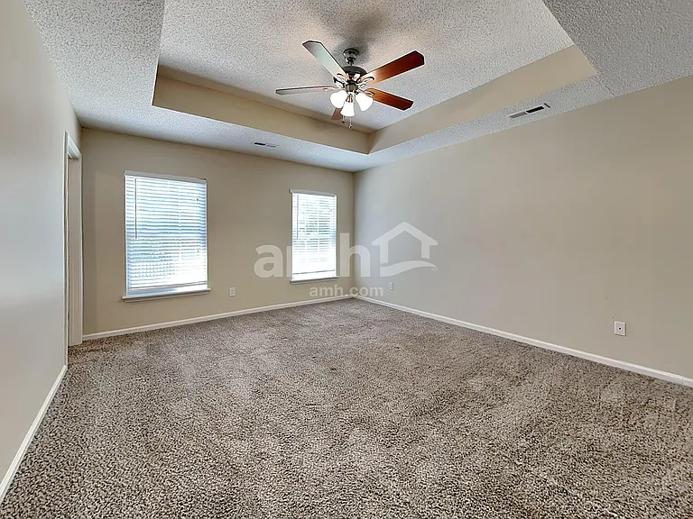 5013 Springdale Dr — Photo 8
