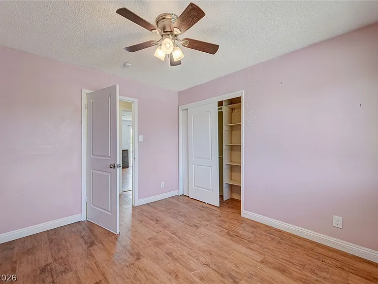 3917 W Oakey Blvd — Photo 26