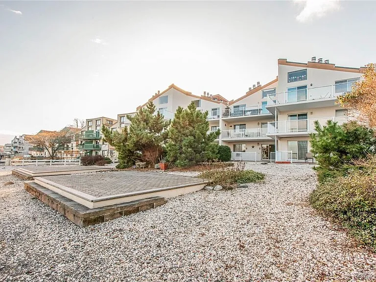 1494 Shore Dr #7F — Photo 30