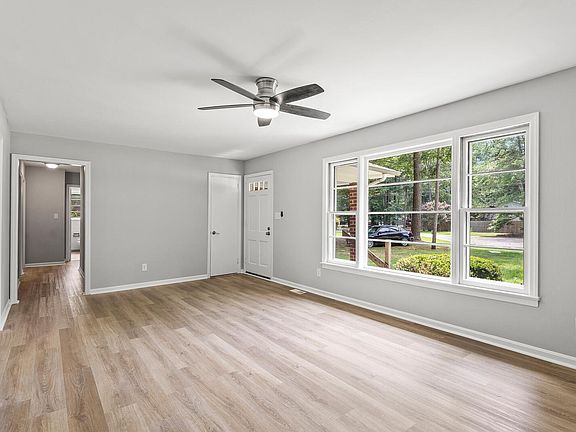 4th image of 304 Harwood Dr