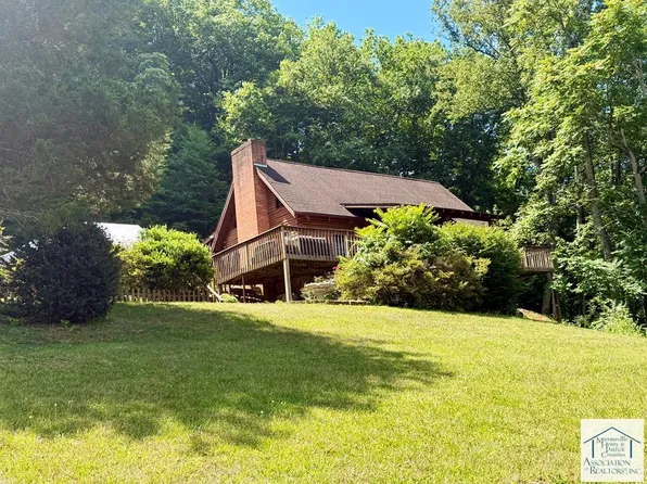 51 Frankie Ln, Stuart, VA 24171