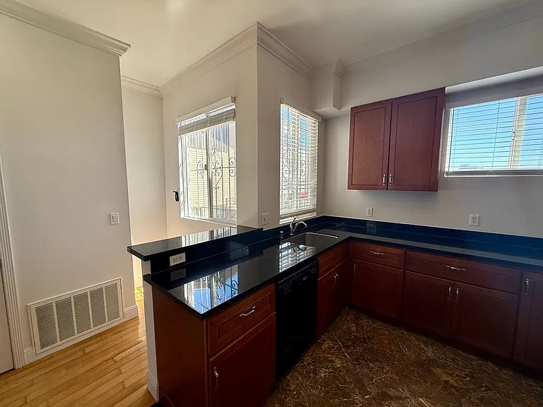 2068 McAllister St #2068 — Photo 6