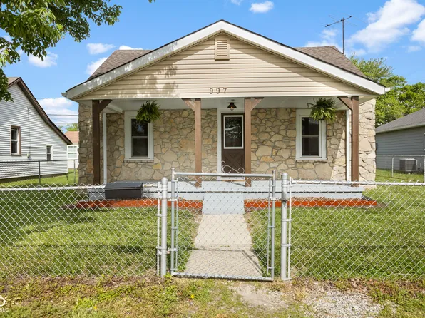 997 Yandes St, Franklin, IN 46131
