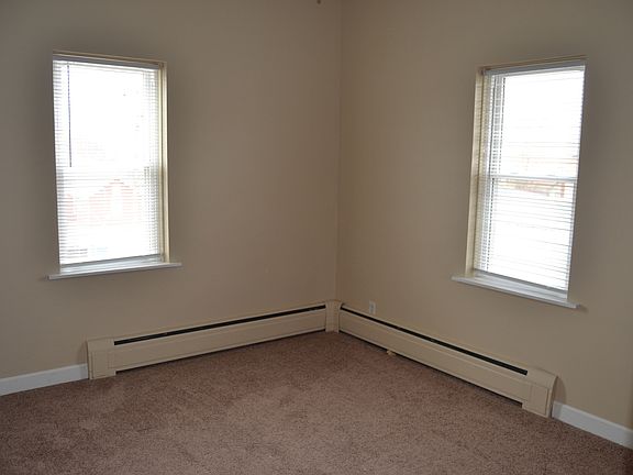 3rd image of 1058 10th St APT 3