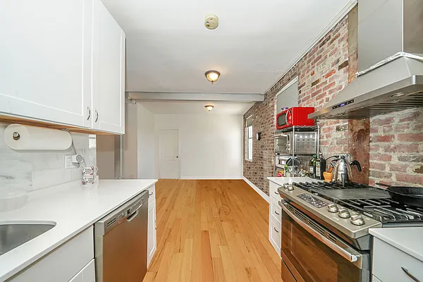 Rented by Signature Premier Properties | media 2