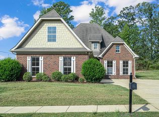 1194 Emerald Ridge Dr, Calera, AL 35040