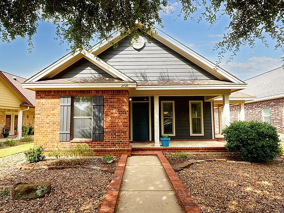 2nd image of 2027 Cotton Blvd