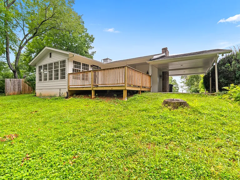 8045 Sabre Dr — Photo 35