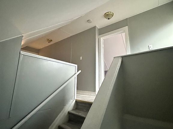 3rd image of 1341 Ashland Ave #2