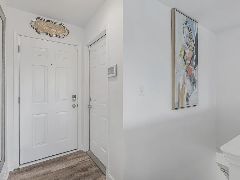 6824 Beagle Dr — Photo 17