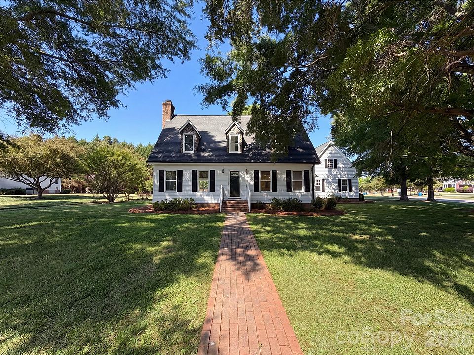 1st image of 103 Hampshire Ct