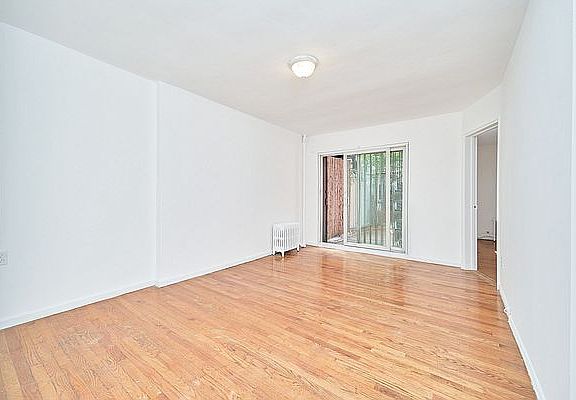 5th image of 292 Convent Ave APT 2
