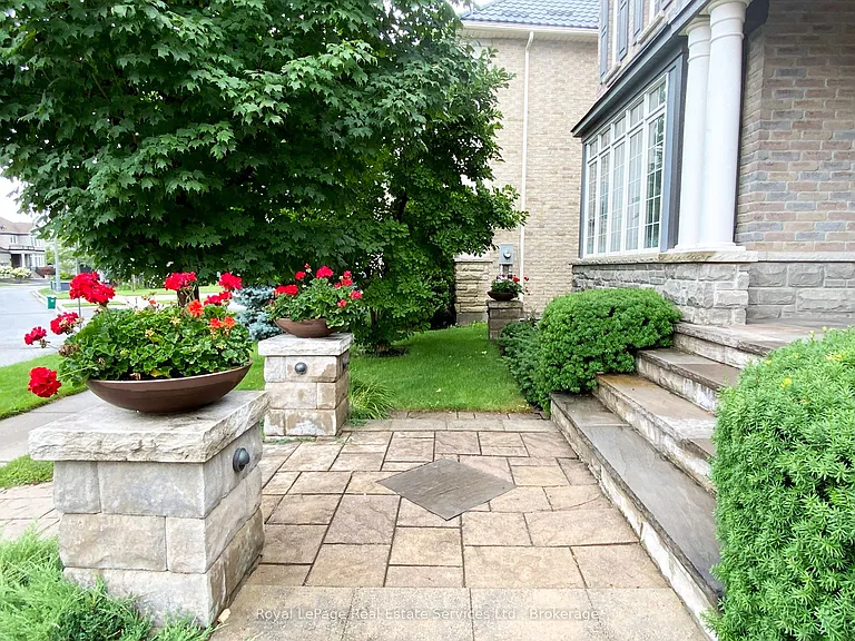 3385 Liptay Ave — Photo 3