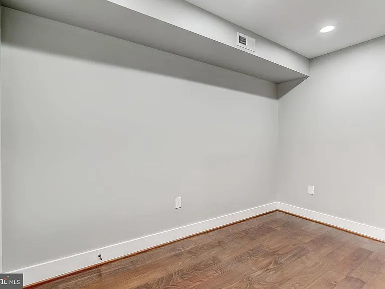 1440 S Charles St — Photo 29