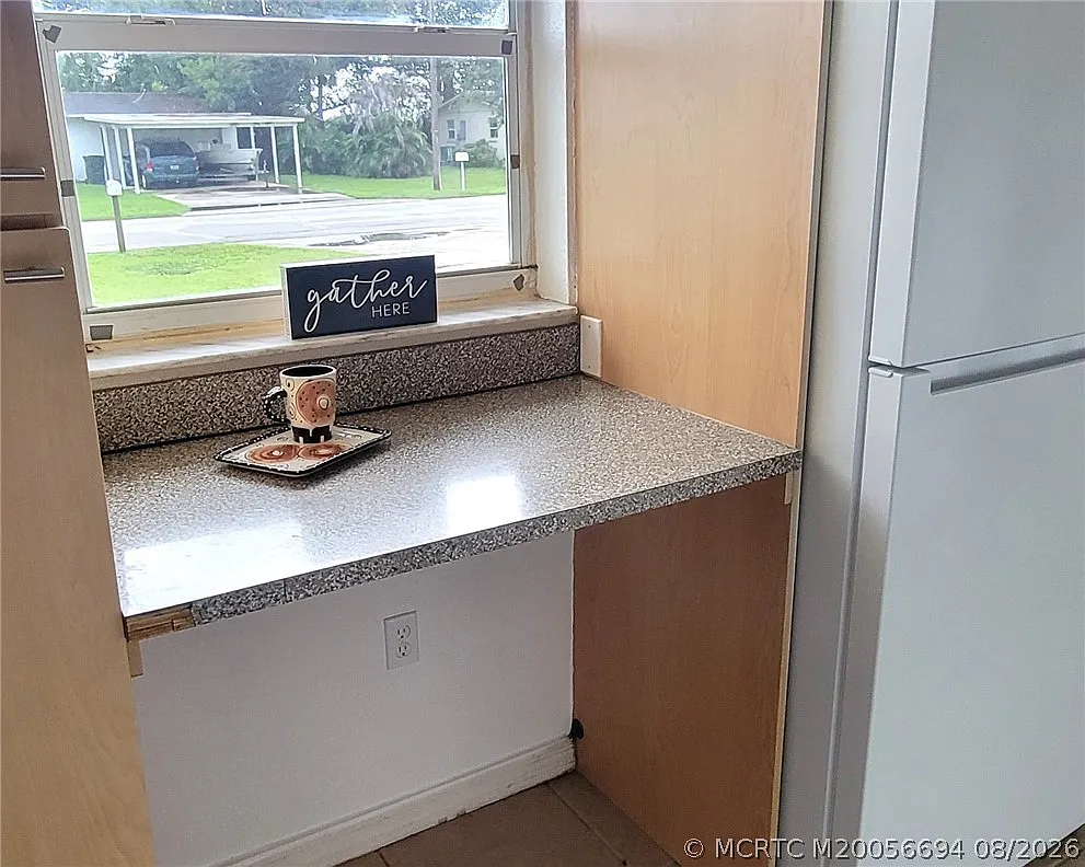 3 bed, 2.0 bath, 1728 sqft, $2,275 — Photo 2