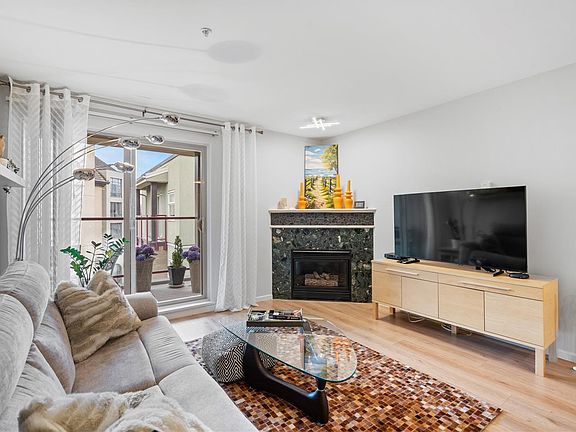 5th image of 29 Songhees Rd #416